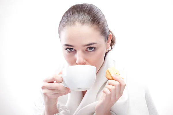 女がお茶を飲む — ストック写真