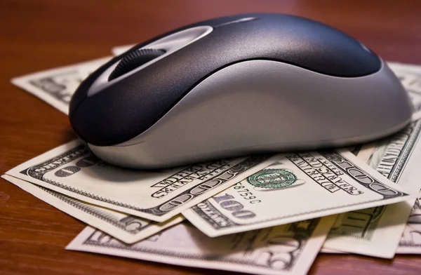 Bilgisayar fare ve para — Stok fotoğraf