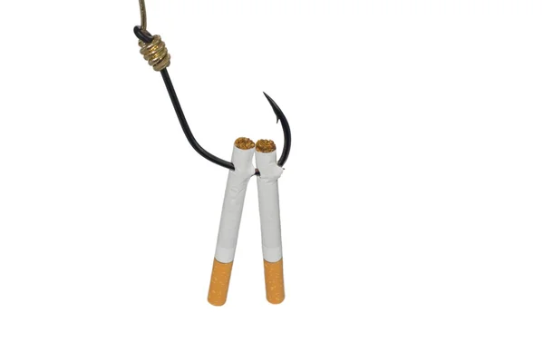 Cigarettes sur crochet de pêche — Photo