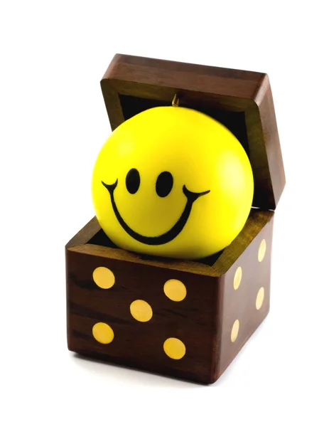 Würfel mit Ball-Lächeln — Stockfoto