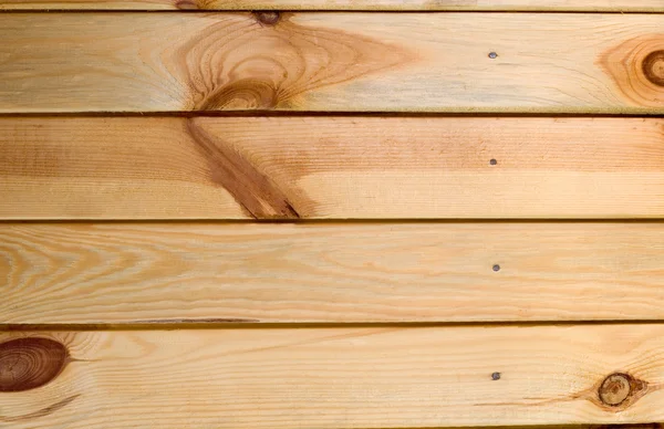 Доски деревянные с гвоздями — стоковое фото