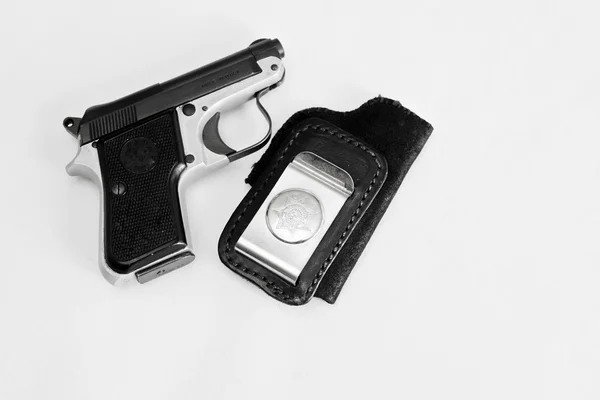 Un pistolet. Beretta 950 22 court — Photo