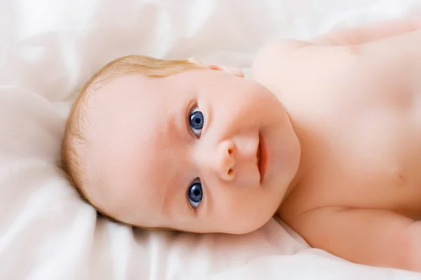 Sonriente bebé — Foto de Stock