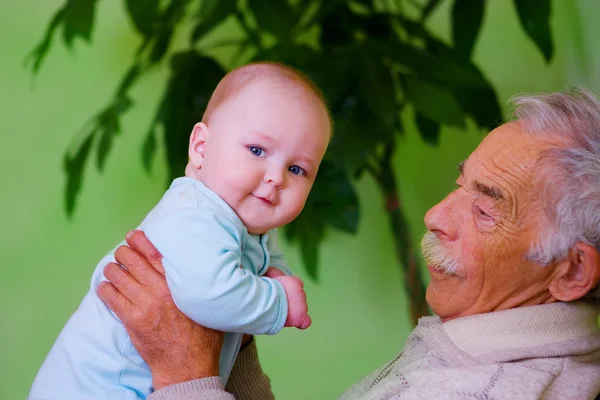 Baby with grandpa — Stock Photo, Image