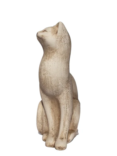 Antigua estatuilla de gato sobre fondo blanco — Foto de Stock
