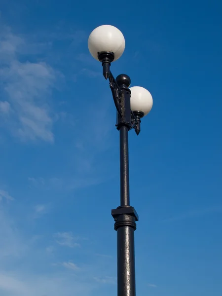 Lamppost against the sky — Stock Photo, Image