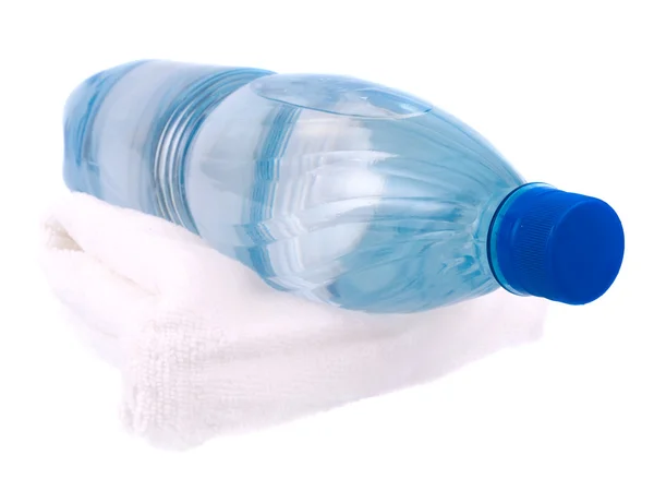 Serviette et bouteille d'eau Photo De Stock