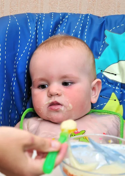 Alimentación bebé —  Fotos de Stock