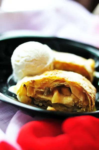 stock image Apple hot strudel