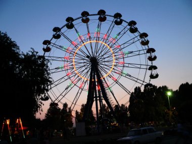 gece eğlence parkı