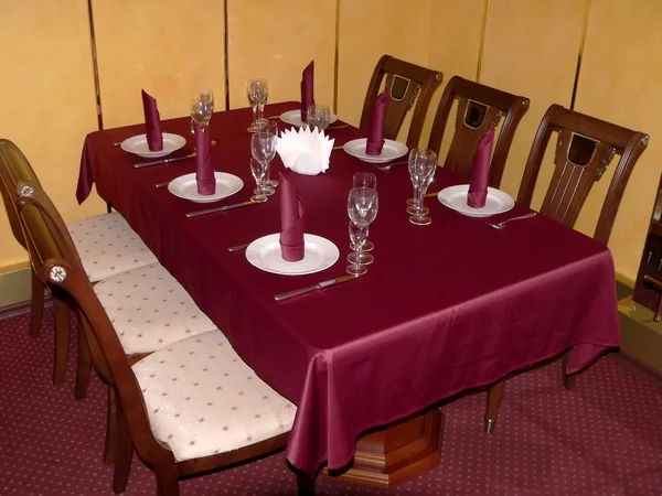 深紅色のテーブル — ストック写真