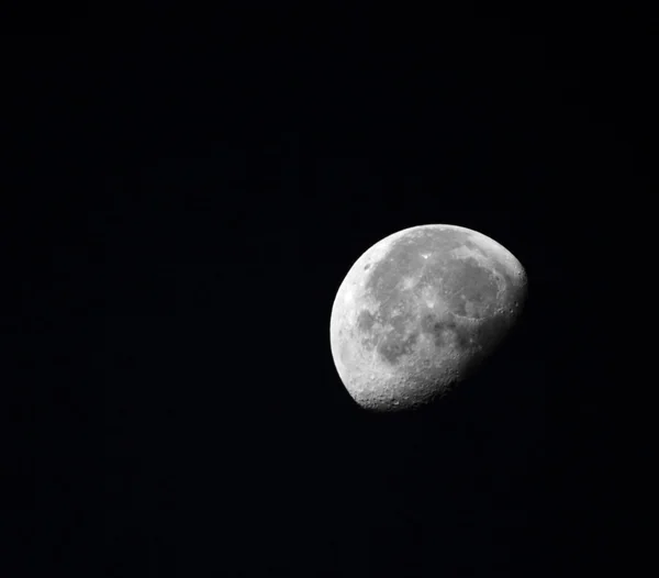 Media Luna en el cielo — Foto de Stock