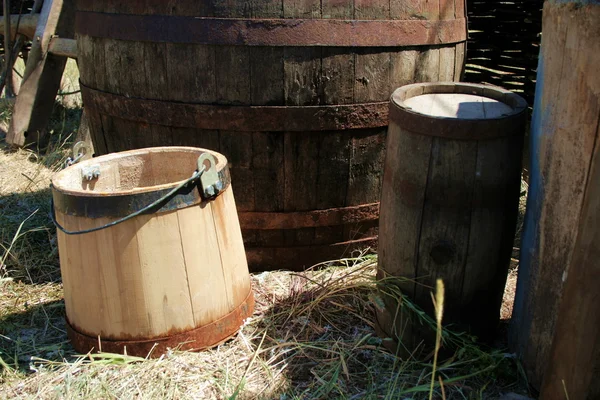 Big and small barrels — Stock Photo, Image