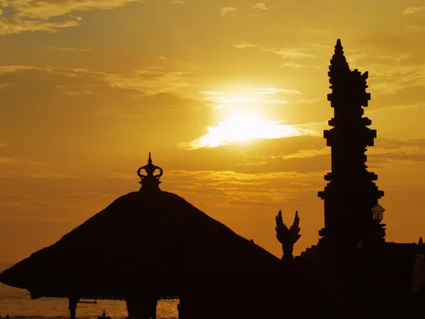 Tanah lot temple coucher de soleil — Photo