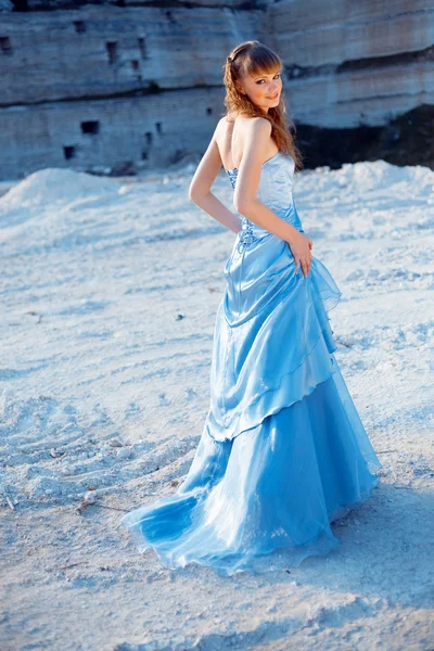 イブニング ドレスのファッションモデル — ストック写真