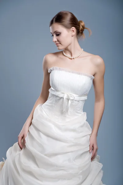 时装模特的婚纱 — 图库照片