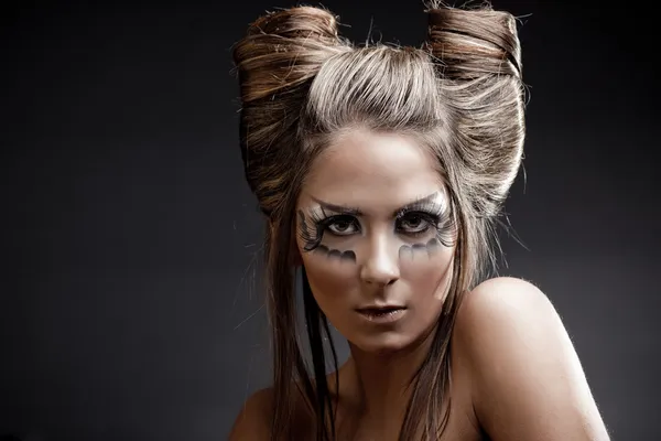 Modelo de moda com maquiagem halloween e — Fotografia de Stock