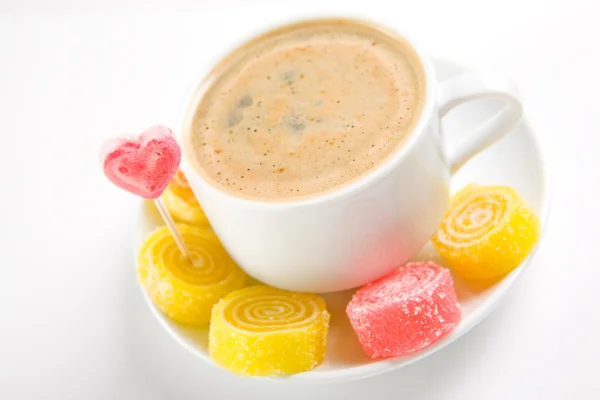 Cappuccino met snoepjes — Stockfoto