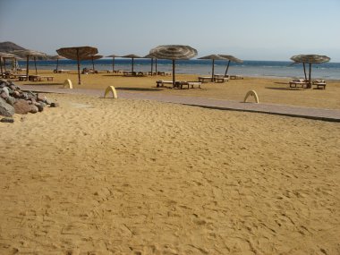 ıssız sabah beach