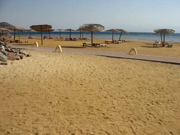 Deserted morning beach — Stock Photo, Image