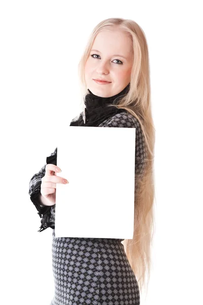 Прекрасна дівчина блондинка з аркушем паперу — стокове фото