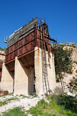 eski taş ocağı makine terk etti.