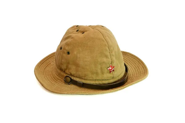 Stary kapelusz lato Armii Radzieckiej na białym tle — Zdjęcie stockowe