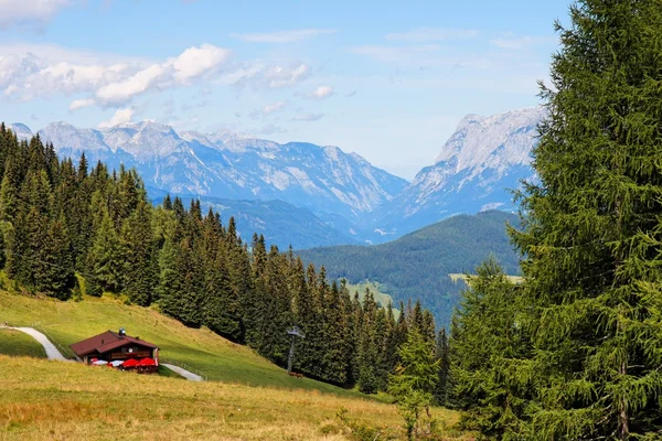 Paisagem alpina montanhosa na Áustria — Fotografia de Stock