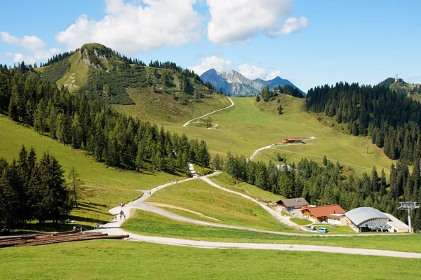 Górzysty krajobraz alpejski w Austrii — Zdjęcie stockowe