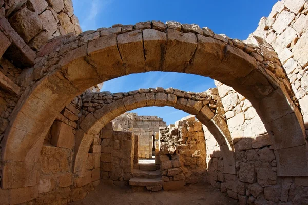 Конвертування стародавніх кам'яних арок — стокове фото