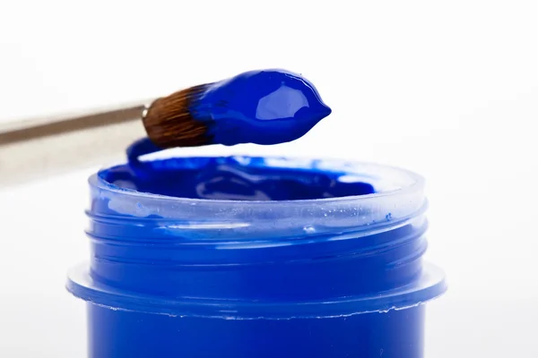 Mavi boya ve fırça — Stok fotoğraf