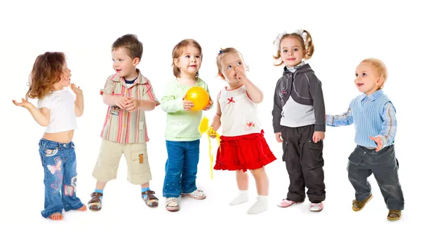 Grupp av små barn — Stockfoto