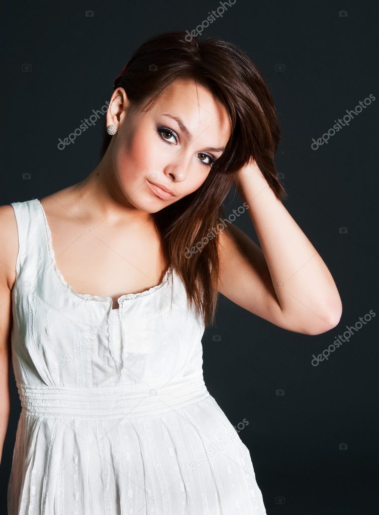 https://static3.depositphotos.com/1000891/223/i/950/depositphotos_2237798-stock-photo-sexy-woman-posing.jpg