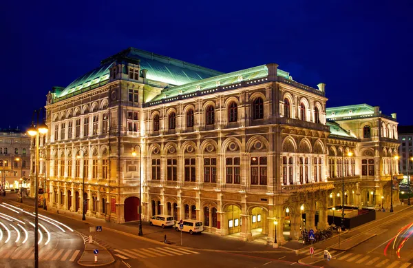 维也纳的国家歌剧院 — 图库照片