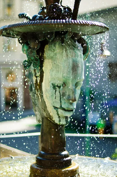カルロヴィ ・ ヴァリで泣いている噴水 — ストック写真