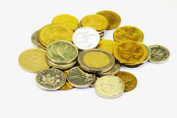 Куча различных монет — стоковое фото