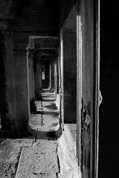 Angkor temple ruins — стокове фото