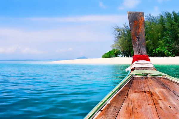 Langschwanzbootfahrt rund um die Insel — Stockfoto