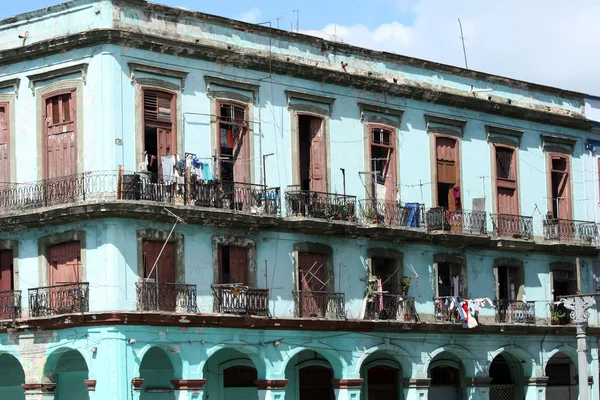 Casa arruinada em Cuba — Fotografia de Stock
