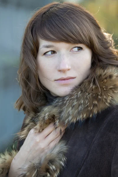 Woman in fur coat — Stock Photo, Image