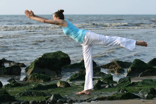 Yoga in spiaggia — Foto Stock