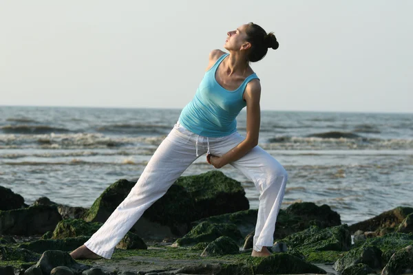 Yoga ao pôr do sol — Fotografia de Stock