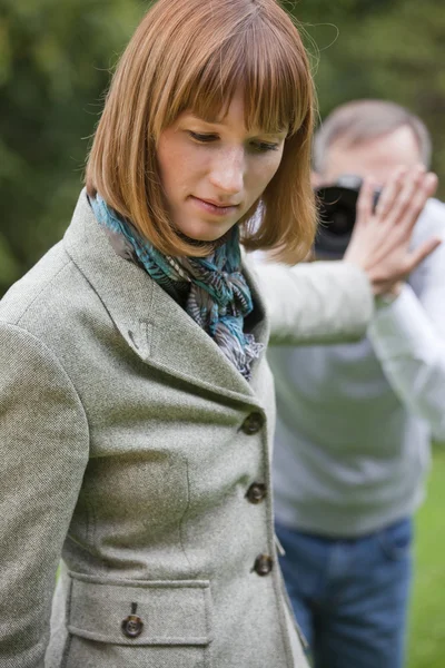 Mulher e fotógrafa — Fotografia de Stock