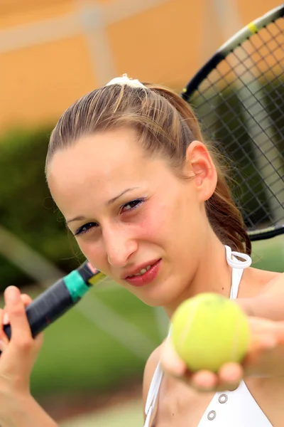 Jugar al tenis —  Fotos de Stock