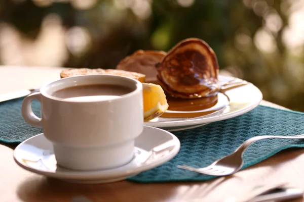 Pancakes with coffee — Stock Photo, Image