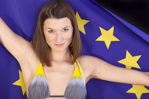Женщина с европейским флагом — стоковое фото