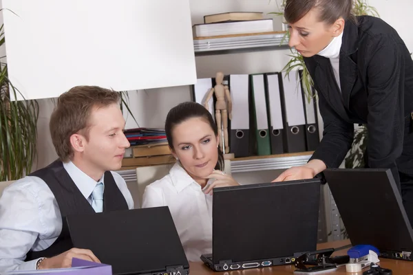 Office team discussion — Stock Photo, Image