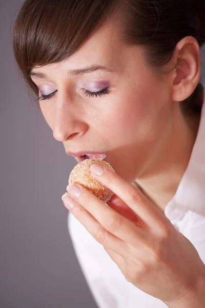 デザートを食べること — ストック写真