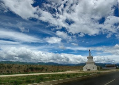 Beyaz stupa