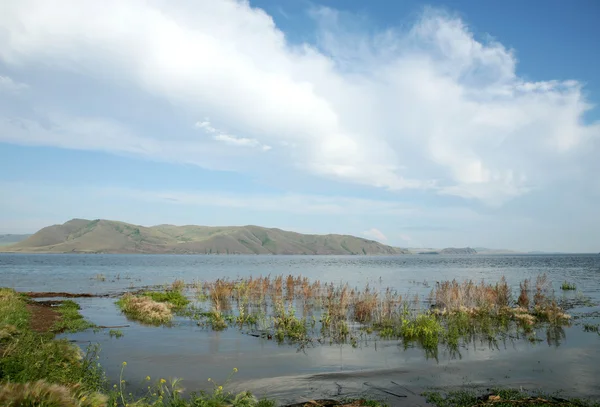 Bulutların üzerinde Nehri